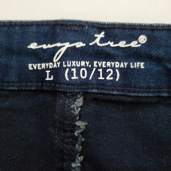 Women's EVY'S TREE Short Denim Skirt Raw Hem Fade Patches SZ 10/12 - Picture 5 of 10